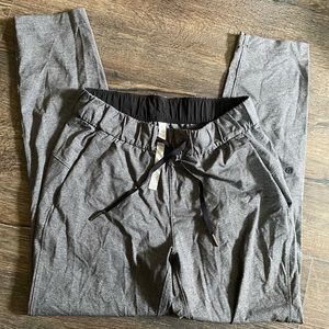 Women’s gray lulu lemon joggers